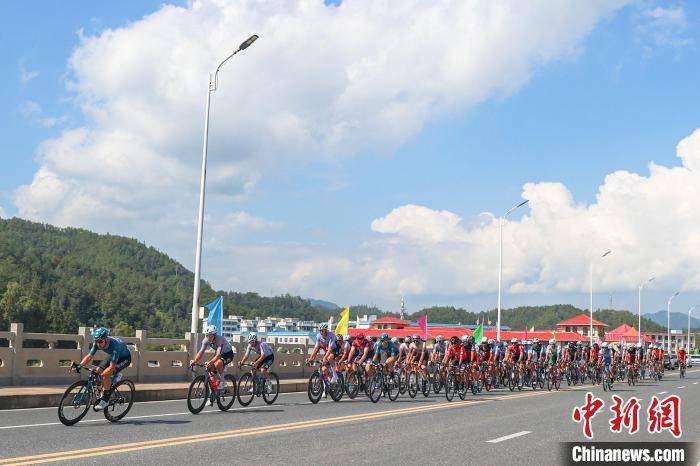 第十一屆環鄱陽湖國際自行車大賽在江西上猶迎閉幕戰比賽
