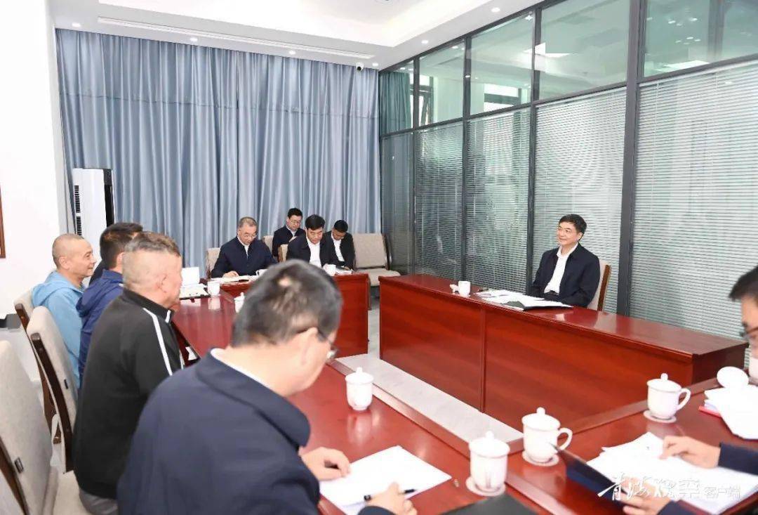 陈刚在西宁市信访局调研并接待来访群众时强调把解决好群众急难愁盼