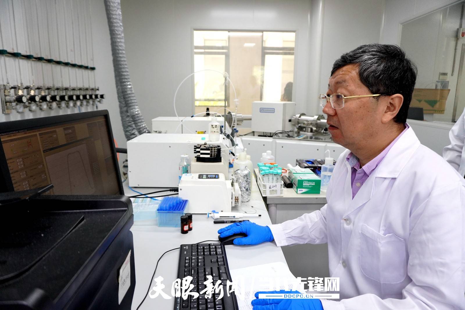 贵州省最高科学技术奖,中国科学院地球化学研究所研究员冯新斌2016年