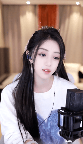 秋嫂徐梦尧,神豪啧深夜吵翻!大打出手!秋嫂伤心,不再相信爱情!