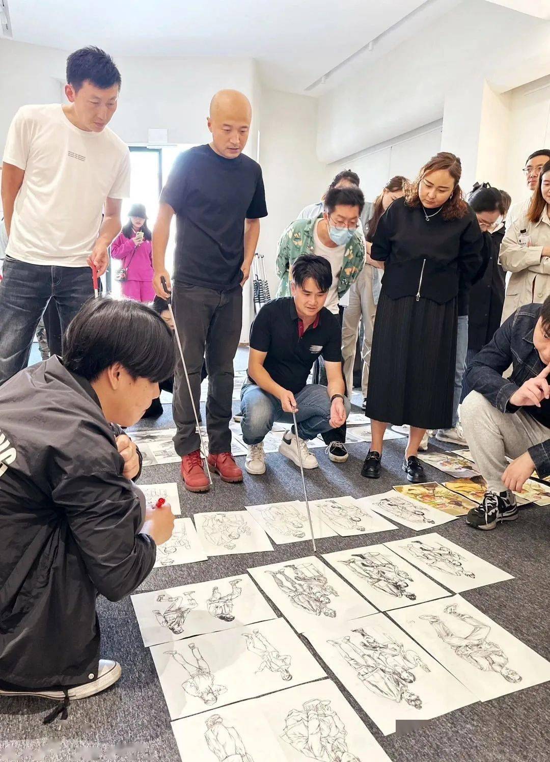 陈希老师,张鼎铭老师,李伟老师在画面构图,空间感,完整性,画面感受力