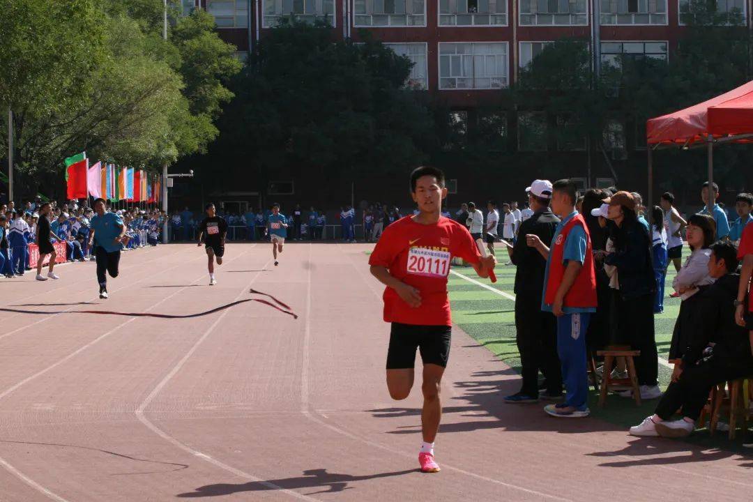 盛会暂落幕 青春正飞扬——包钢九中第二十六届田径运动会胜利闭幕