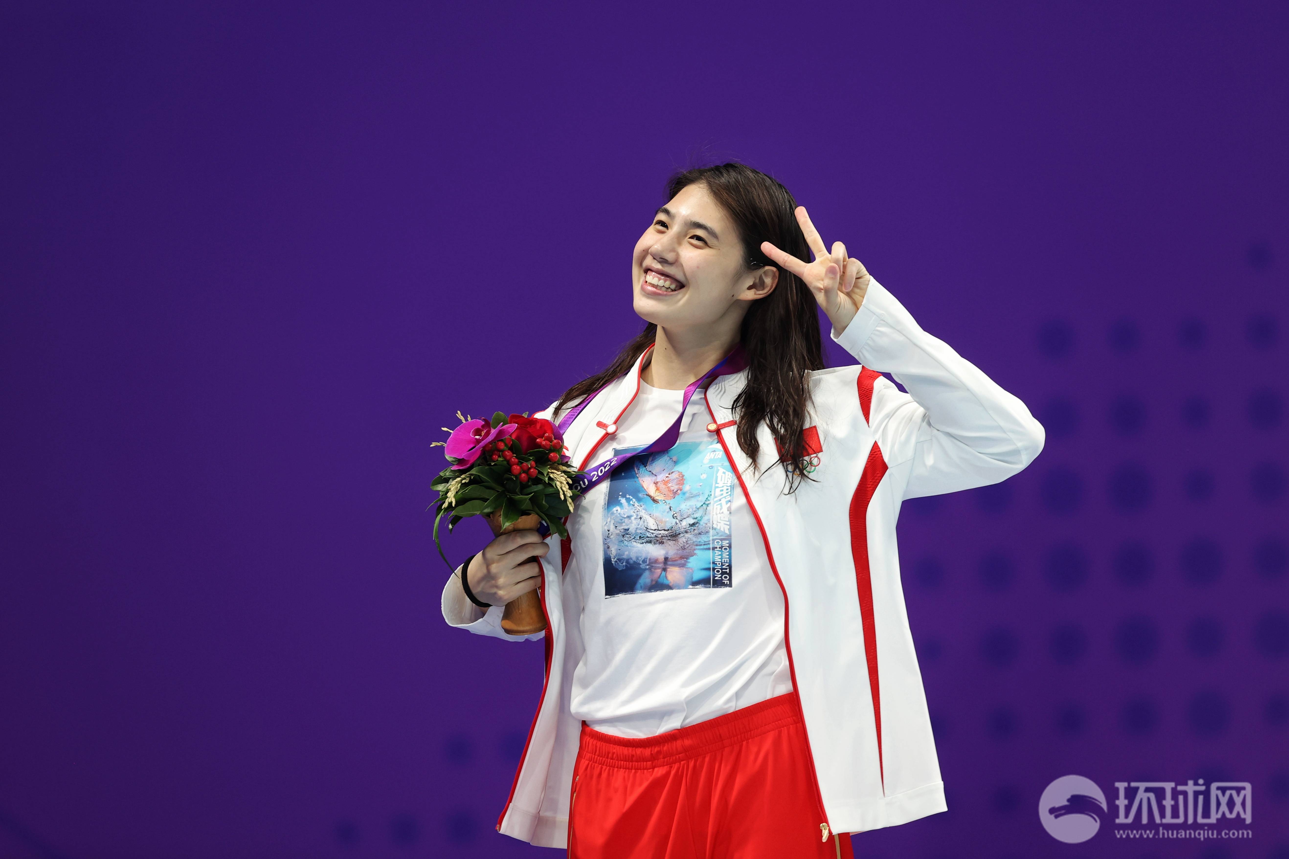 崔萌 摄杨浚瑄在杭州亚运会女子4×100米自由泳接力决赛中.