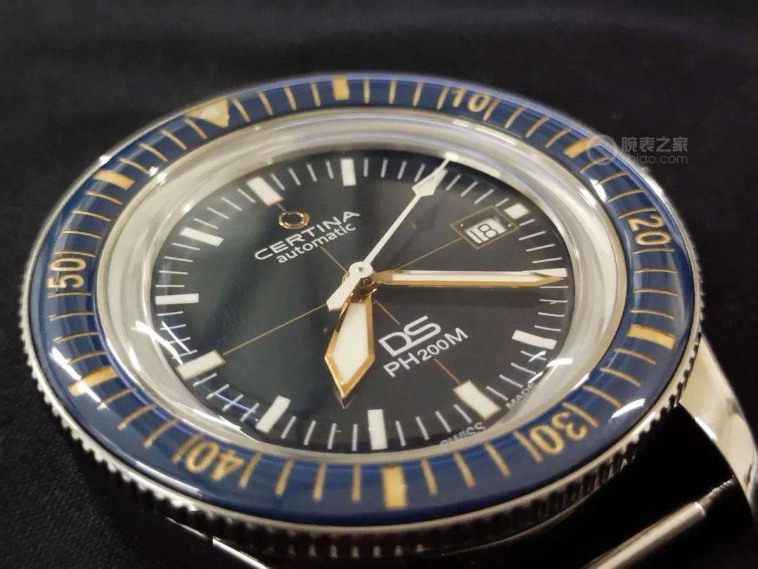 不妨看看这只复古风格的潜水表,可玩性拉满_设计的_机芯_蓝宝石