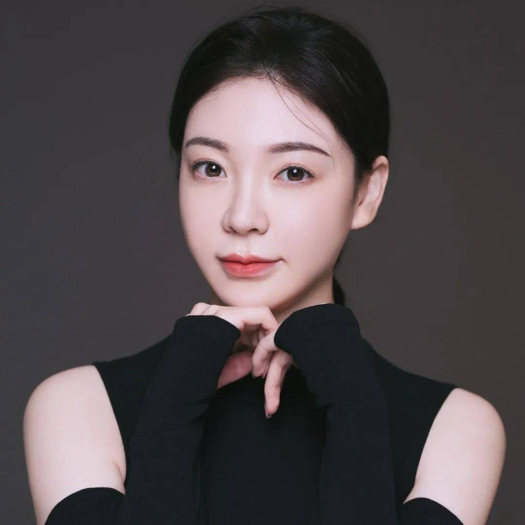 刘亚琳 饰演 崔莺莺王奕铼 饰演 张生白晓君 饰演 崔母指挥:邢 骁司鼓