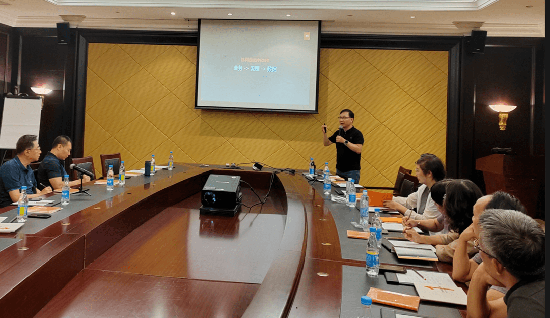 天津仁爱学院承办京津地区高校外语教学高端研讨会_数字化_转型_研究