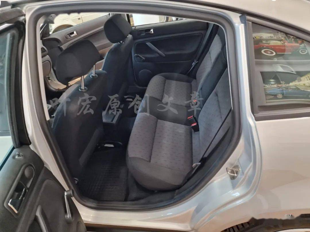 6生产到1999年就停产了,之前算是汽油版帕萨特b5次入门级的125马力1.