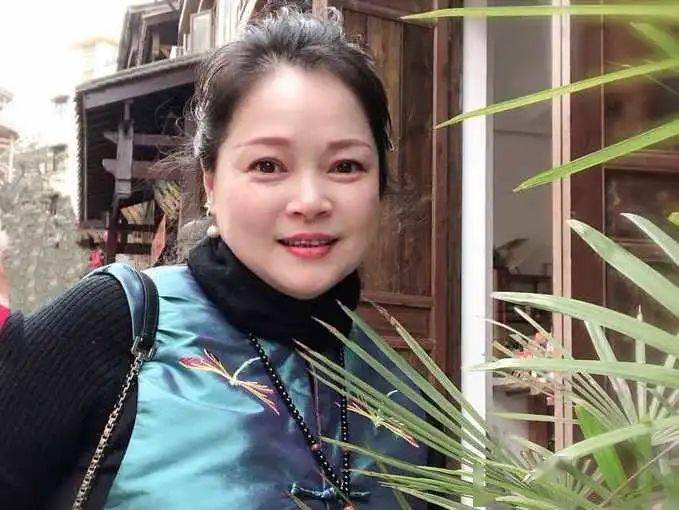 重庆市南岸区南坪四海小学校 金晓燕重庆市南岸区南坪四海小学校 王祎