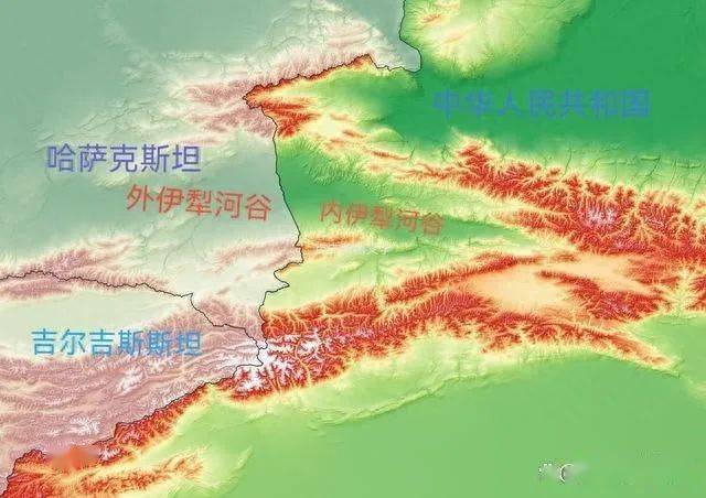 伊犁地形地貌图片