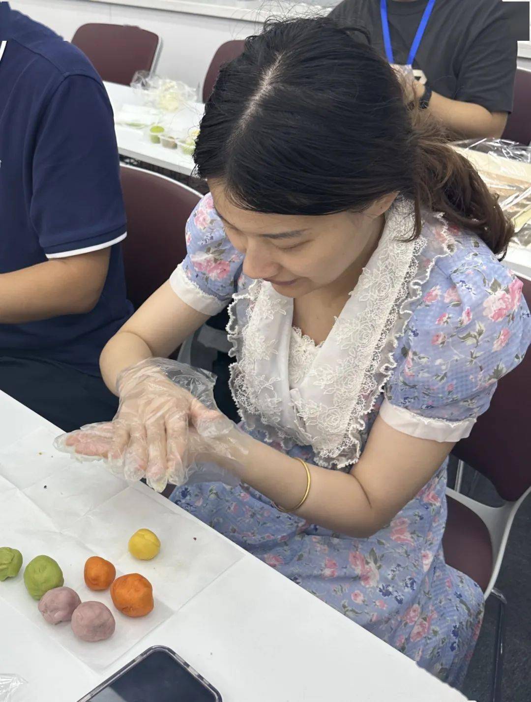 月满人间,情暖中秋——手工制作月饼活动圆满完成_员工_过程_传统
