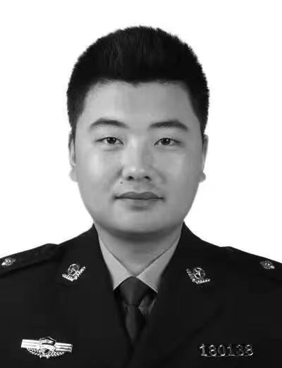 缅怀先烈 致敬英雄_李晓峰_英烈_因公