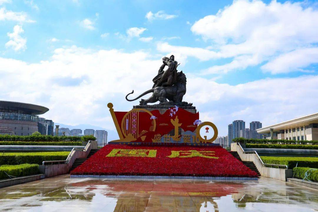 龙岩人民广场人山人海!沸腾了……_祝福_祖国_红旗