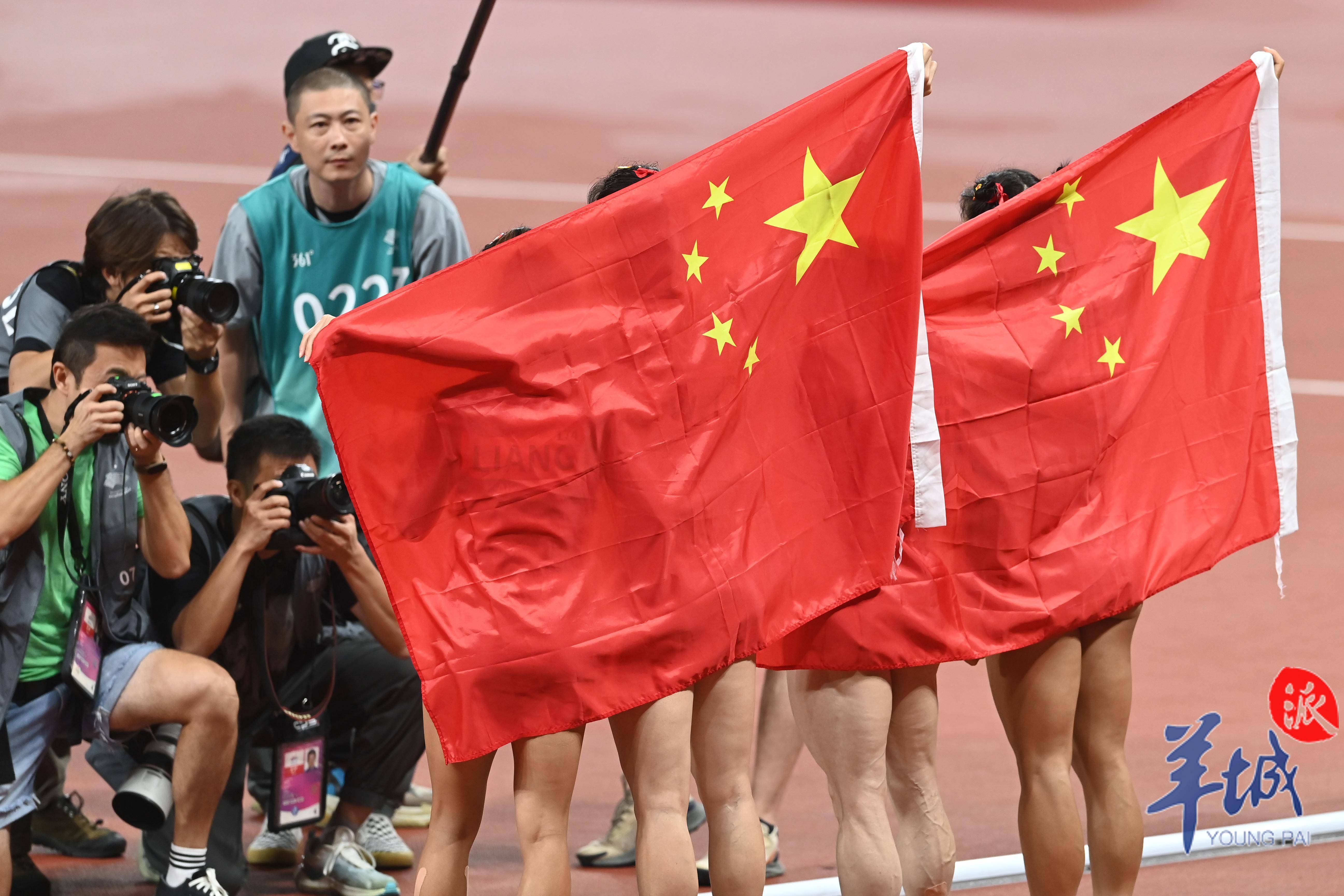 图集|中国队包揽男女4×100米接力金牌_中国军团_陈佳鹏_葛曼棋