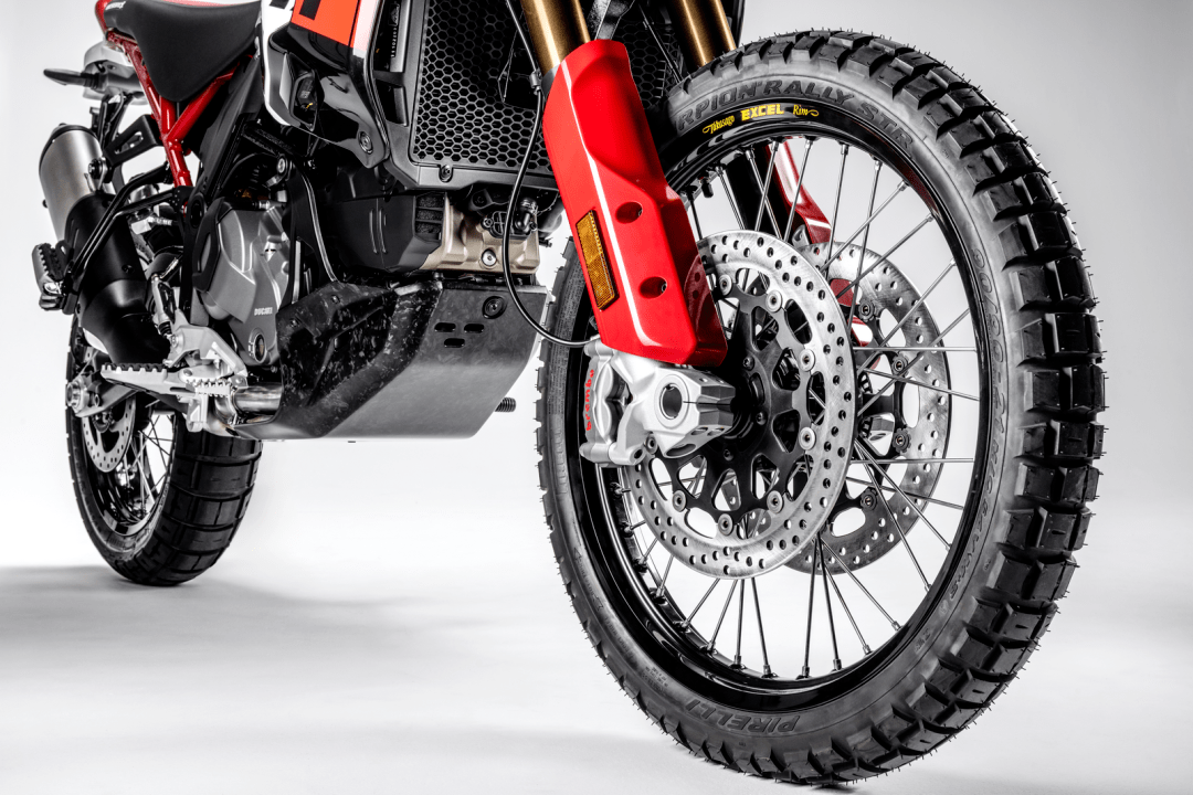 细节简介:杜卡迪 2024 desertx rally 沙漠 x 拉力版_搜狐汽车_搜狐网