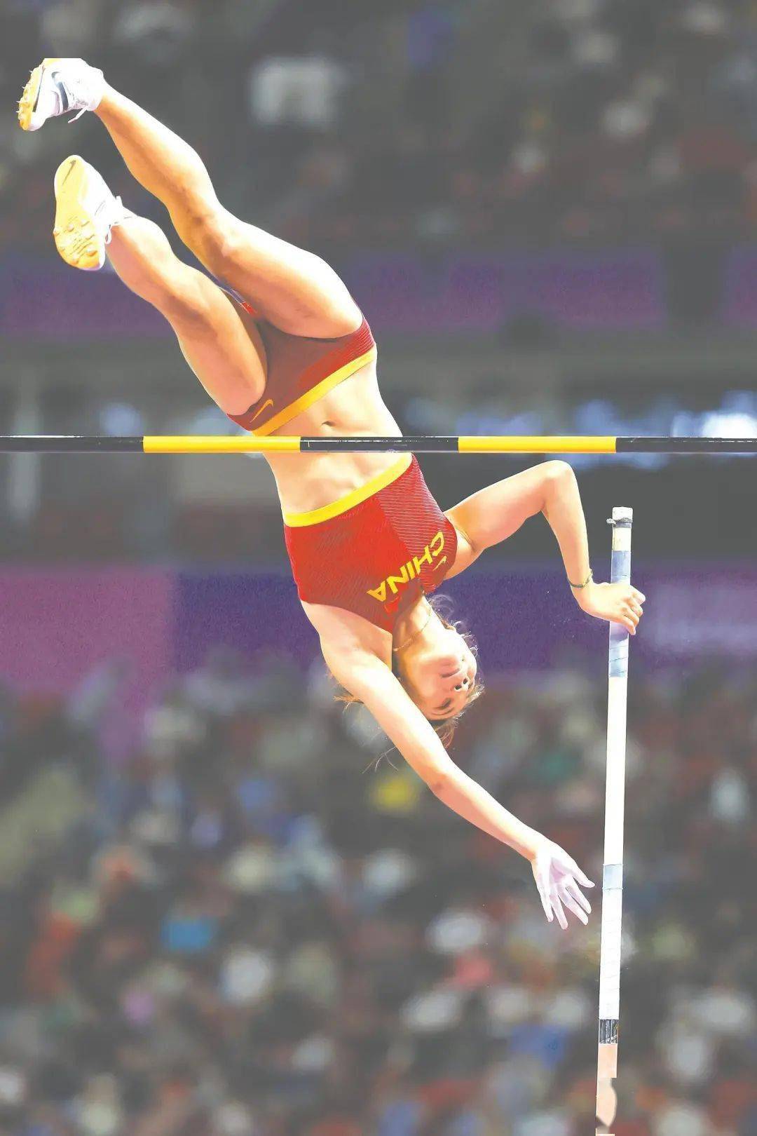 10月2日,安徽运动员李玉婷在杭州亚运会田径女子200米"飞人大战"中以