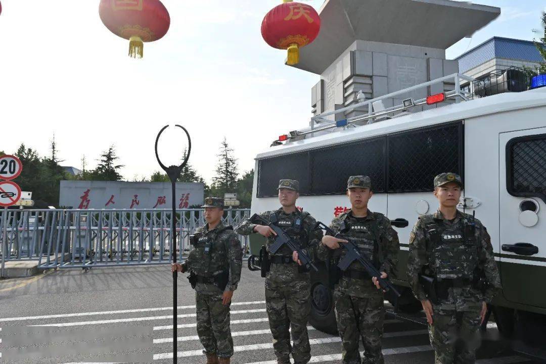 武警河北总队廊坊支队↓↓↓始终坚守岗位手握钢枪,忠诚使命武警陕西