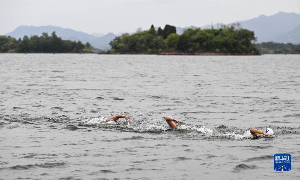 马拉松游泳——女子10公里:吴姝彤夺冠