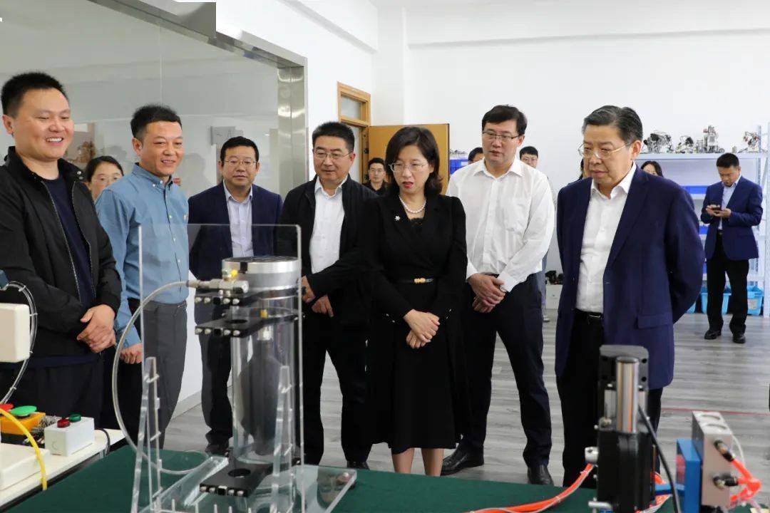 镇江市副市长殷敏一行来校调研_合作_融合_检测