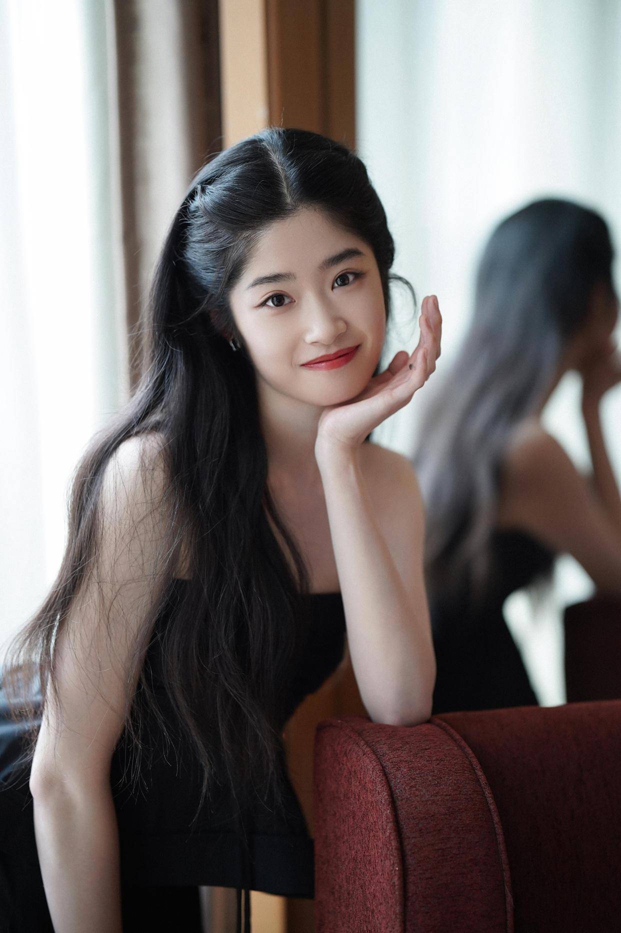 18岁时拍的《坚如磐石》,是陈童的表演启蒙|演员新势力_张艺谋_黎莎