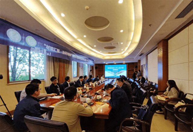 洛阳市举行校企成果转化对接会暨大中小企业融通沙龙_活动_发展_进行