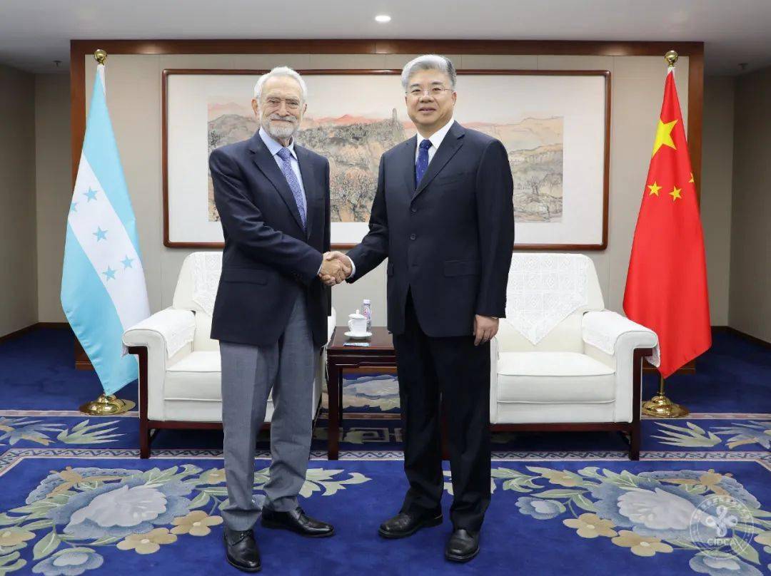 唐文弘副署长会见洪都拉斯驻华大使蒙卡达_发展_合作_双方