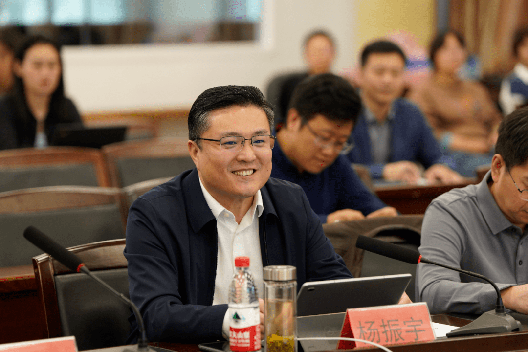 此次会议对华北地区的地震活动形势和前兆资料异常变化特征进行了充分