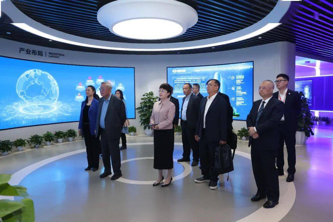 马来西亚金狮集团执行董事长丹斯里钟廷森一行莅临通威参观交流_发展