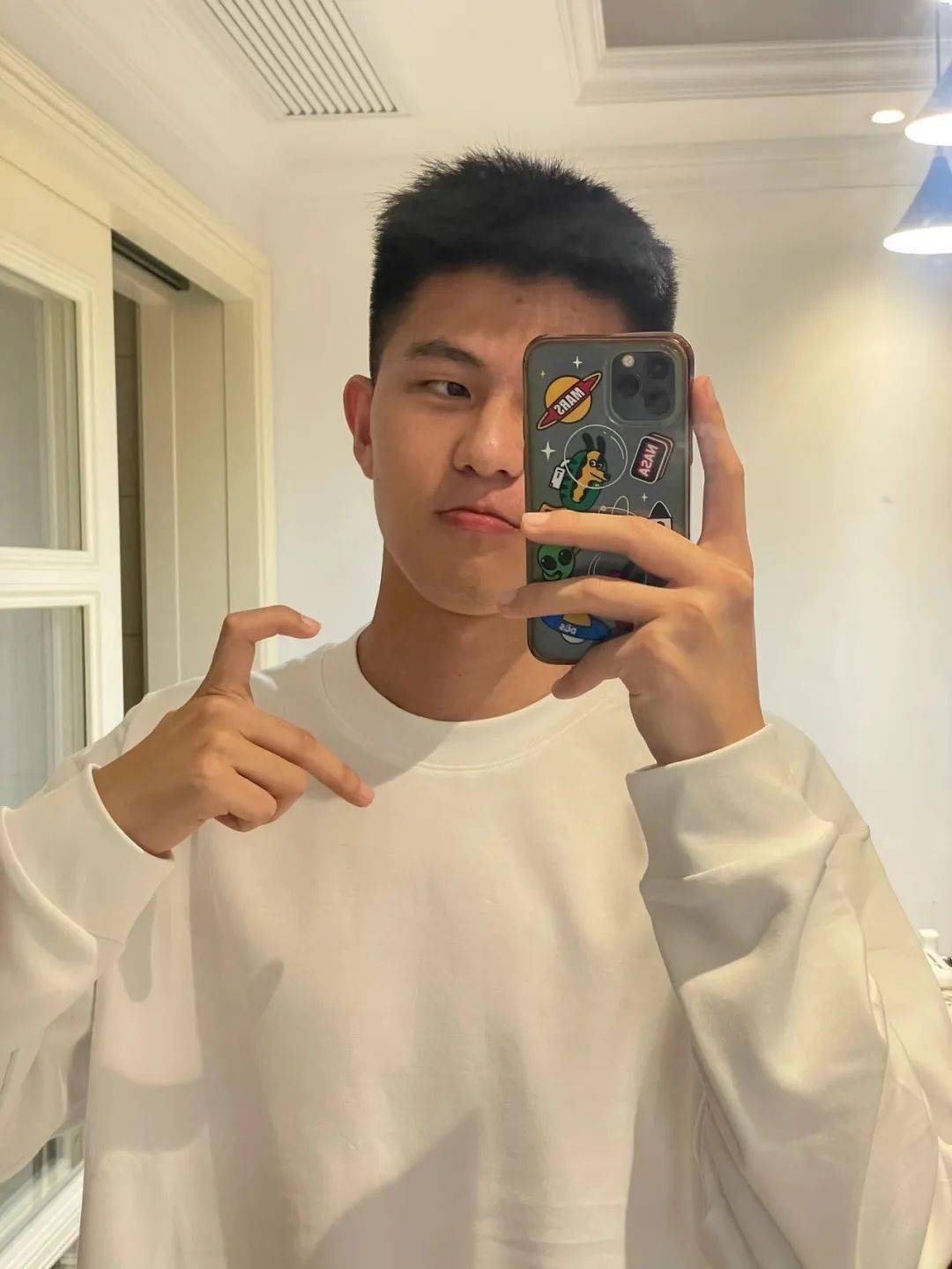 9款适合所有脸型的男生发型