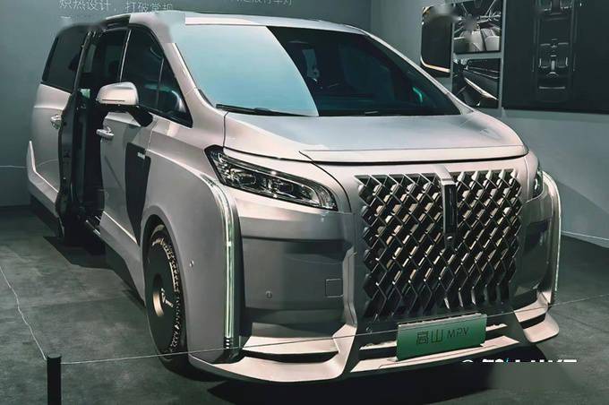 魏牌高山mpv"改装版"亮相 机甲外观 内饰更豪华_搜狐汽车_搜狐网