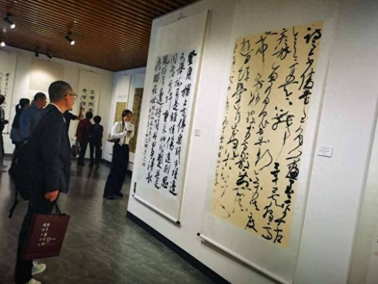 翰墨耀云间！松江区第二届书法篆刻作品展开幕_活动_市民_中心