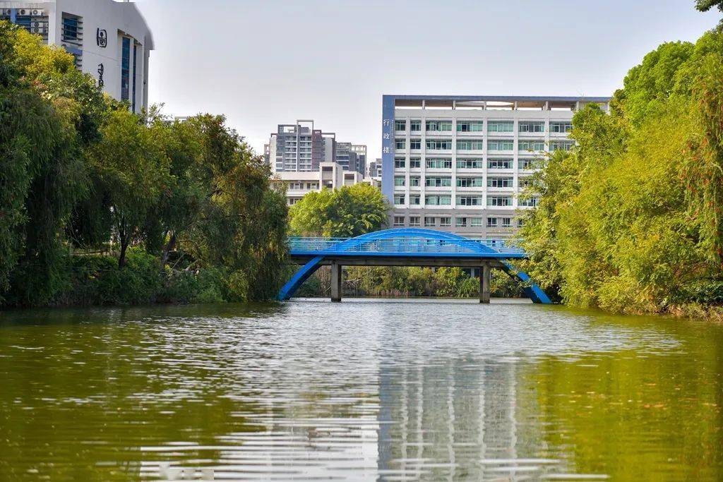 择校菌推出【走进大学序列专题推文】—【中山职业技术学院】,文章