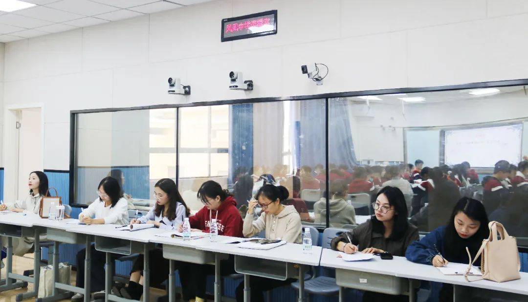 结对帮扶显真情 携手共进促发展|兴义市第五中学到兴仁市凤凰中学开展