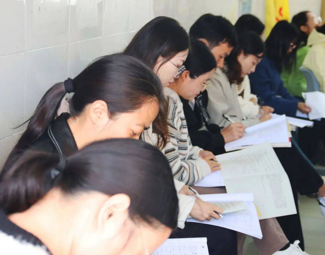 结对帮扶显真情 携手共进促发展|兴义市第五中学到兴仁市凤凰中学开展