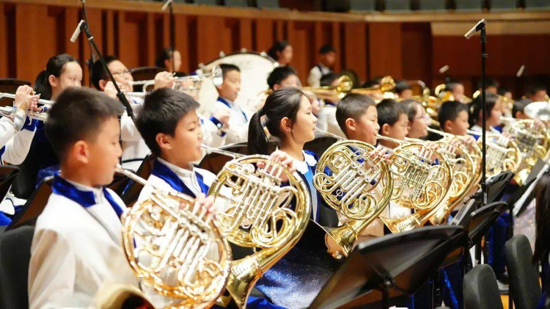 乐奏华章——海淀区五一小学金帆管乐团美育芳草交响音乐会报道