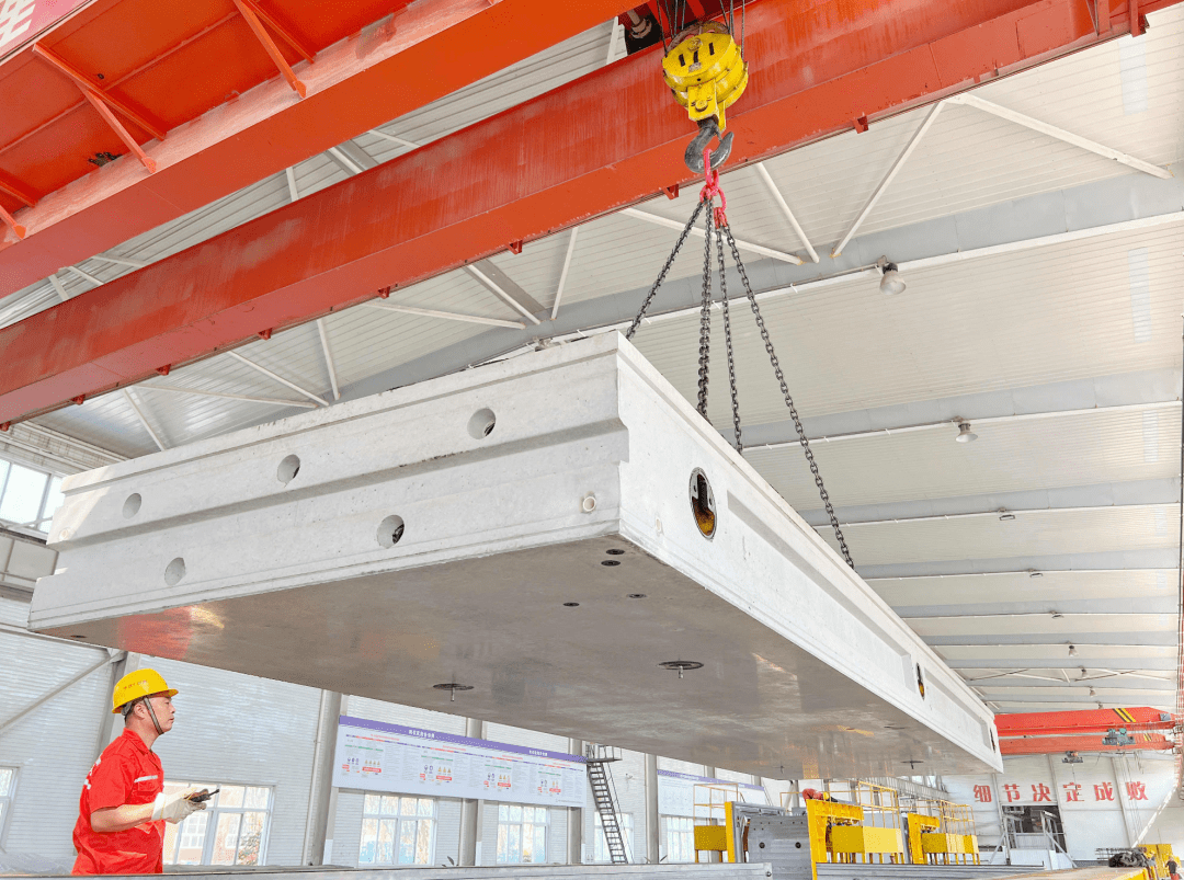 我国铁路首件预制u型槽通过验收_施工_中铁十四局_装配式