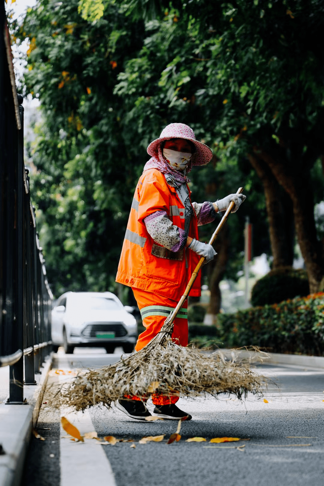 亲爱的环卫工人,节日快乐!恭喜这些先进个人