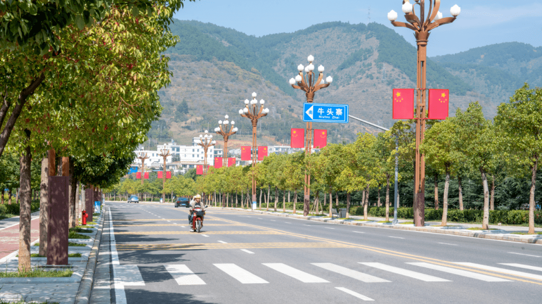 鲁甸卯家湾:"红黄绿"管理打造幸福新家园_安置_保障_群众