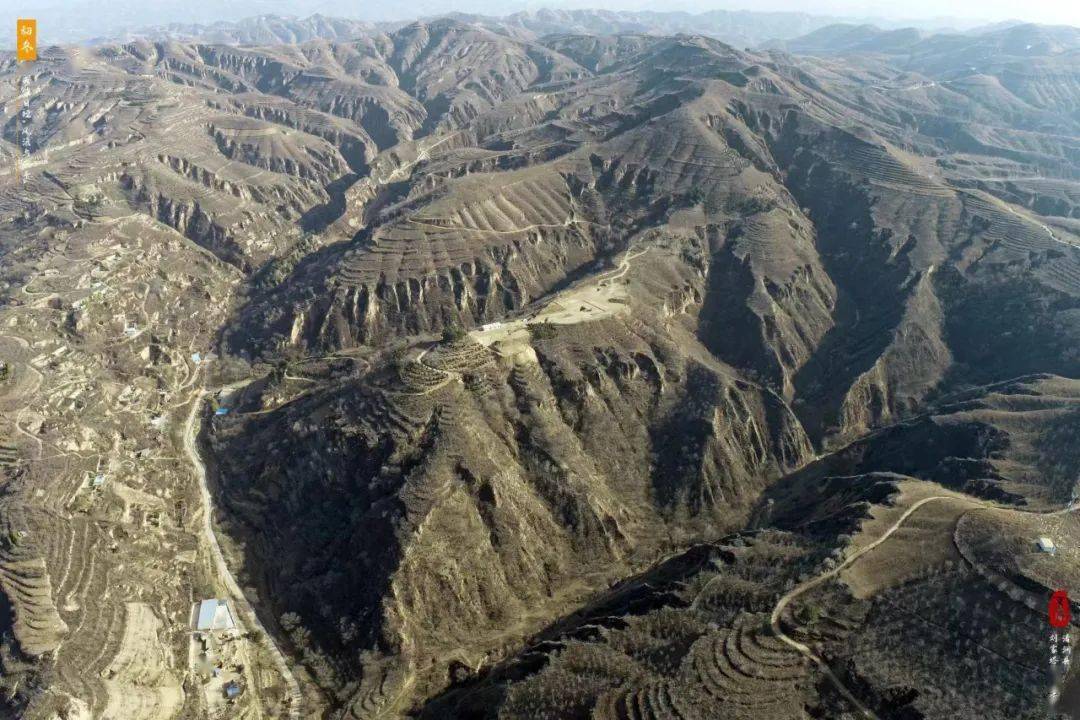 墓,对研究"大邑商"与北方集团交融关系,晚商政治地理峁咕哂兄卮笠庖