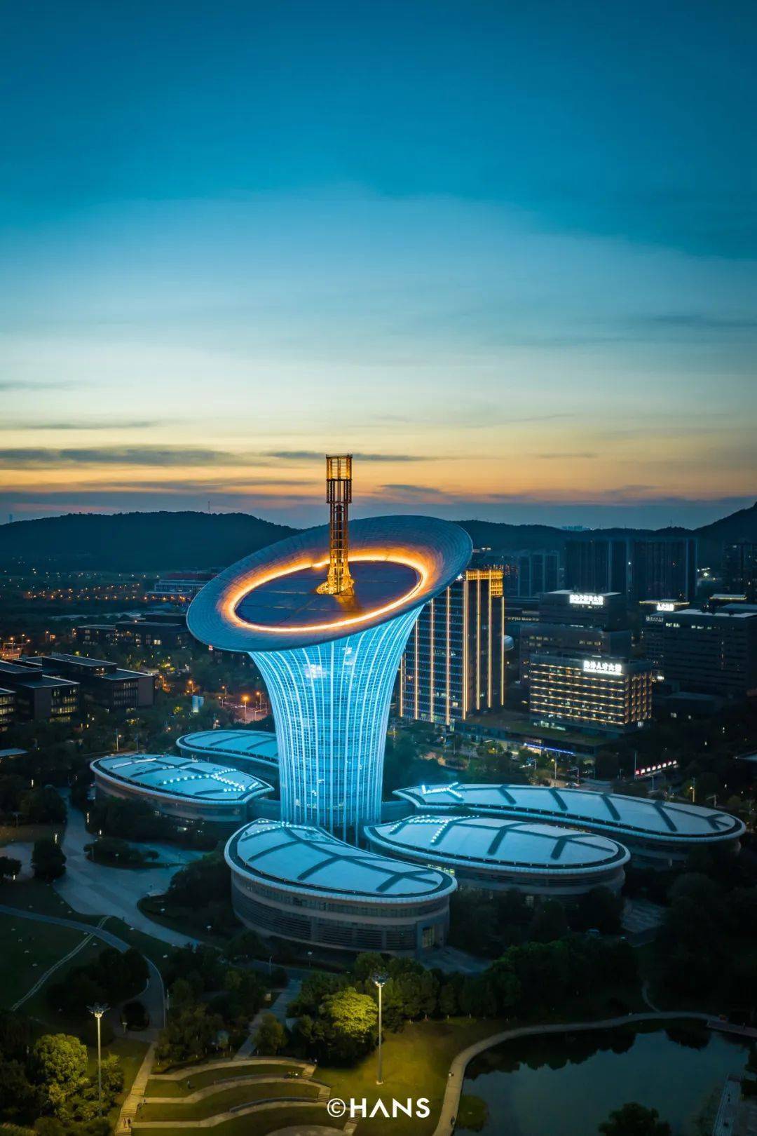 武汉未来科技城地标「马蹄莲」马蹄莲暨武汉未来科技城,被誉为"光谷