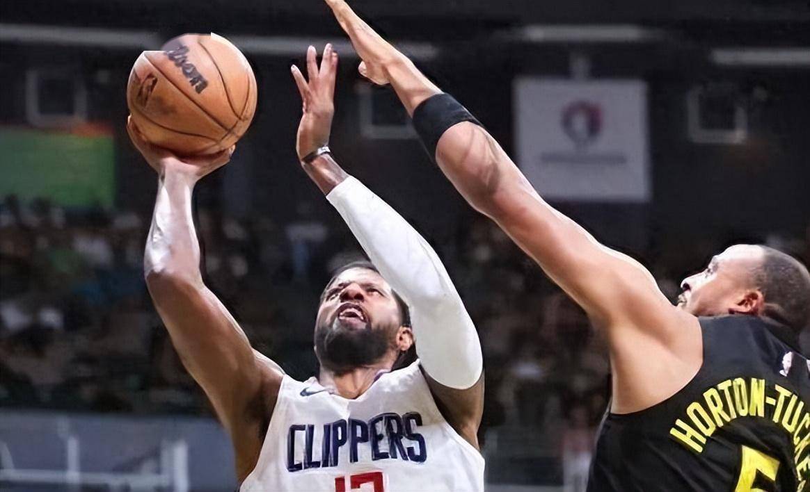 唯独乔治表现抢眼,即便投篮不进,也能够利用罚球来为快船取得进球.