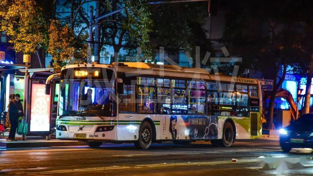 62路swb6120v4le(s2g)型客车,江苏路(terryxue 摄)62路swb6120v4le