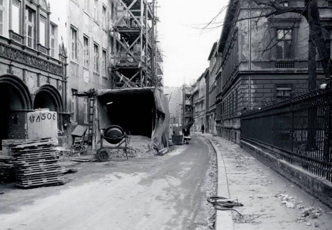 易鑫,徐肖薇 译.中国建筑工业出版社,2016: 103.