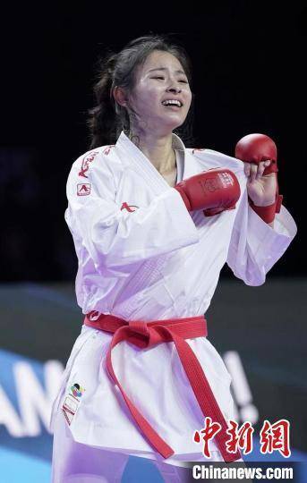 龚莉夺得世界空手道锦标赛女子组手61公斤级冠军_中国_决赛_选手