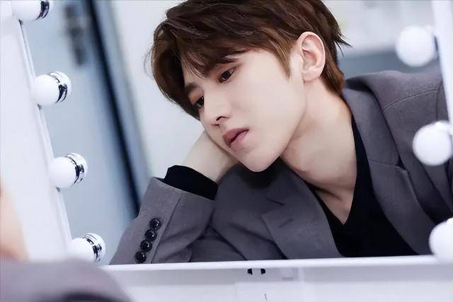 蔡徐坤恋情曝光,黑粉心生嫉妒,跟踪行刺被碎尸_女子_警方_网络