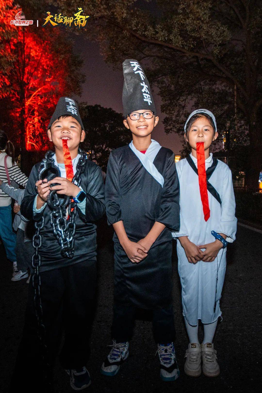 必备单品:萌萌面具,嘟嘟唇,南瓜服隐藏自己的小小鬼心思可以恃脸行凶