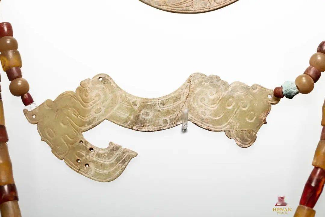 壁纸|十一月,秋色已暮,新冬将至,一切终章,皆是过往_玉璜_玉佩_玛瑙