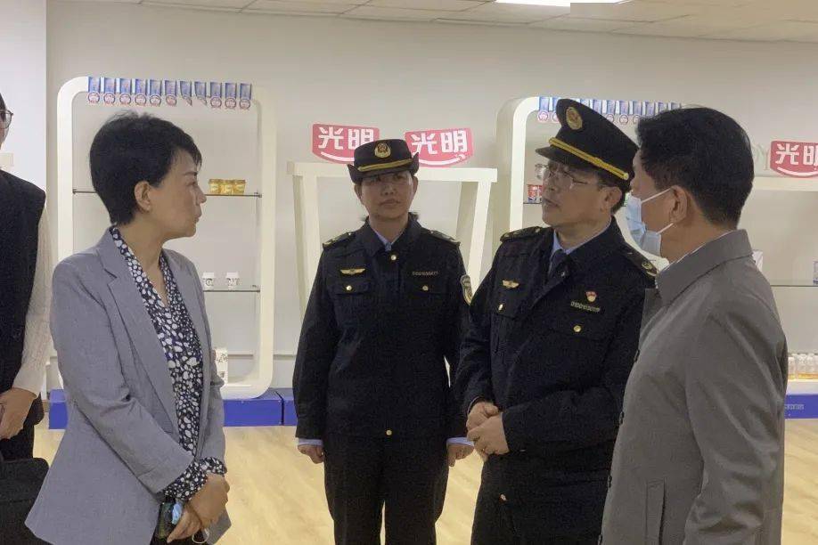 副区长杨爱琴到光明健能乳业公司调研食品安全工作_生产_企业_产品
