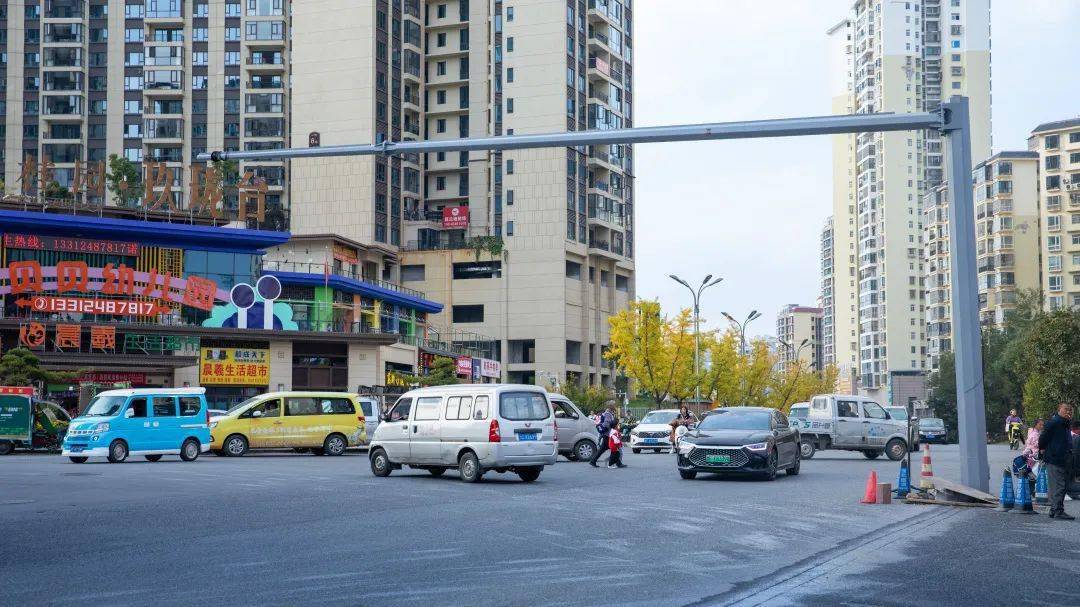 毕节北站路口工业大道海子街加油站路口德溪大道玖珑台路口拓海山语城