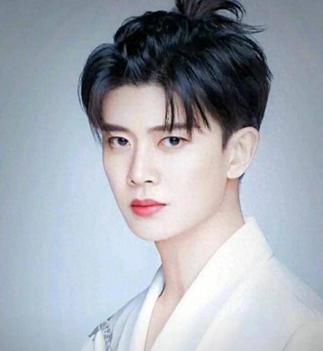 任嘉伦出轨女网红住138元酒店,更多不雅细节被爆,评论区沦陷_案件_的