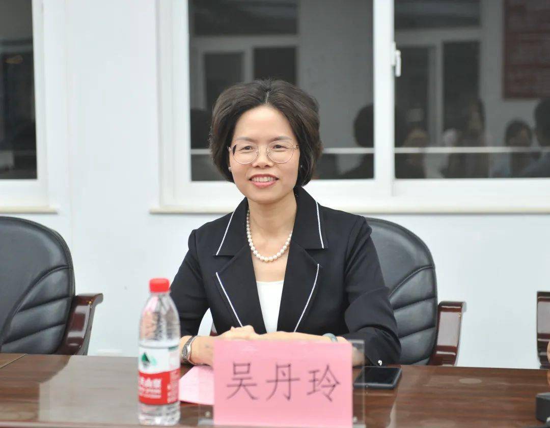 吴丹玲厦门六中党委副书记民盟市委专职副主委黄敏沁向荣退委员陈钢琴